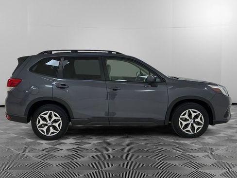 Used 2024 Subaru Forester Premium AWD/4WD image 2