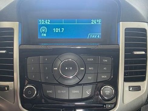 Used 2012 Chevrolet Cruze LT image 18