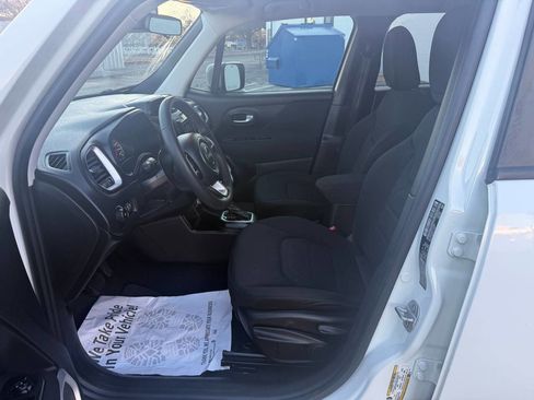 Used 2020 Jeep Renegade Latitude image 10