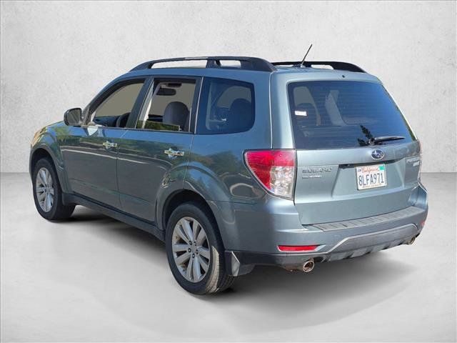 Used 2013 Subaru Forester 2.5X Limited AWD/4WD image 8