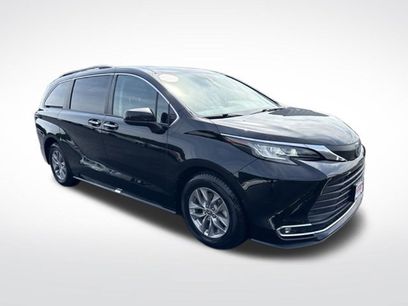 Used 2023 Toyota Sienna XLE