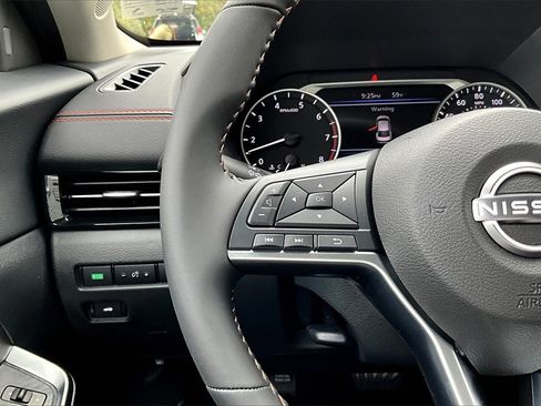 New 2025 Nissan Sentra SR image 17