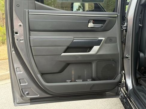 Used 2025 Toyota Tundra Platinum image 25