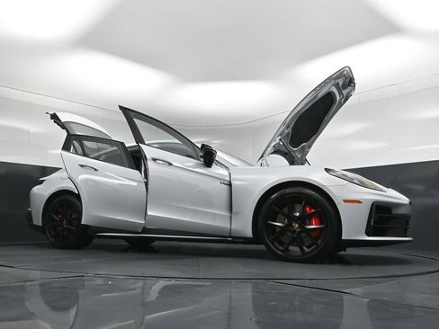 New 2026 Porsche Panamera 4S AWD/4WD image 35