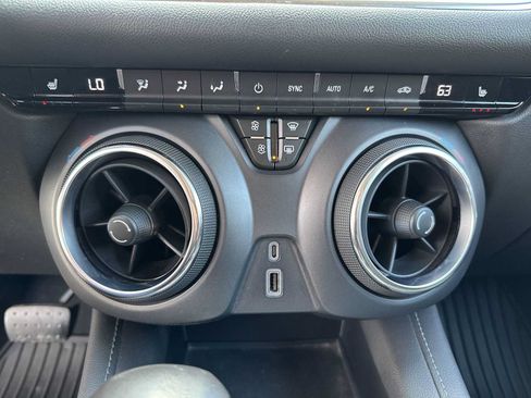 Used 2019 Chevrolet Blazer LT AWD/4WD image 15