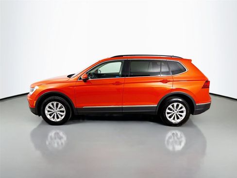 Used 2018 Volkswagen Tiguan SE w/ Panoramic Sunroof Package AWD/4WD image 8