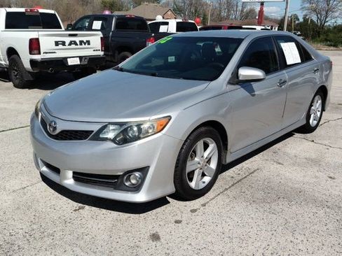 Used 2012 Toyota Camry SE image 1
