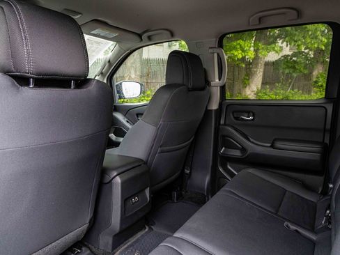 Certified 2024 Nissan Frontier SV w/ Tow Package image 18