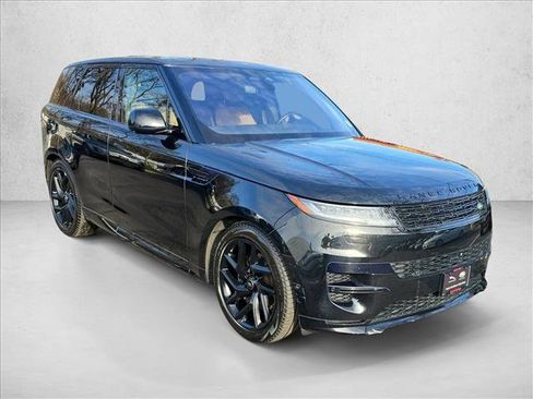 Used 2023 Land Rover Range Rover Sport SE Dynamic image 3