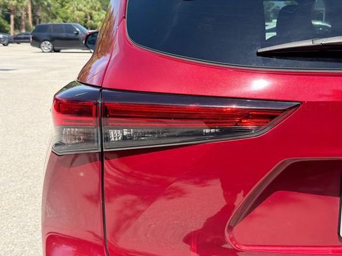 Used 2020 Toyota Highlander Platinum AWD/4WD image 10