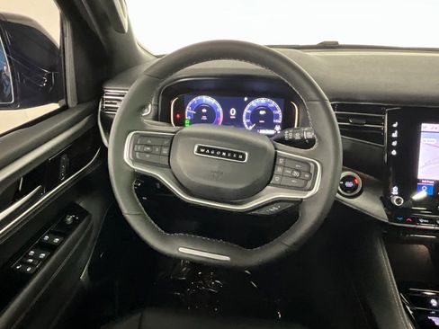 Used 2025 Jeep Wagoneer Series II w/ Premium Group I image 11