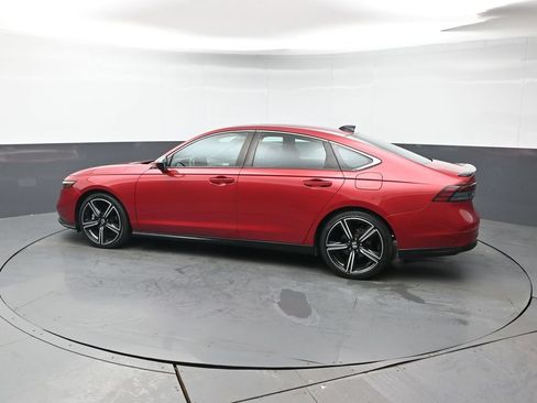 Used 2023 Honda Accord Sport image 3