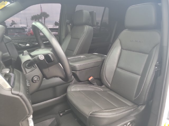 Used 2024 GMC Yukon Denali w/ Denali Reserve Package AWD/4WD image 23