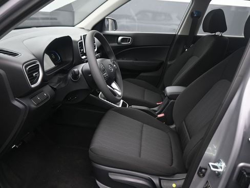 New 2026 Hyundai Venue SE image 10