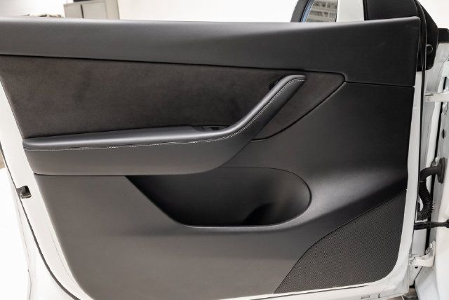 Used 2022 Tesla Model Y Performance AWD/4WD image 7