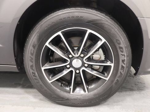 Used 2018 Dodge Grand Caravan SE FWD image 27