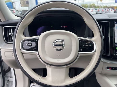 Certified 2023 Volvo XC60 B5 Plus AWD/4WD image 20
