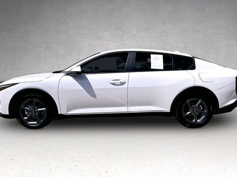 Certified 2025 Kia K4 FWD image 3