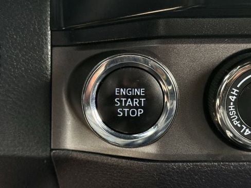 Used 2018 Toyota Tacoma TRD Off-Road image 23