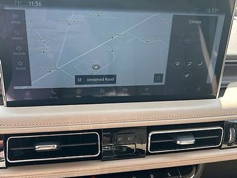 Used 2021 Lincoln Nautilus Reserve w/ Equipment Group 201A image 11