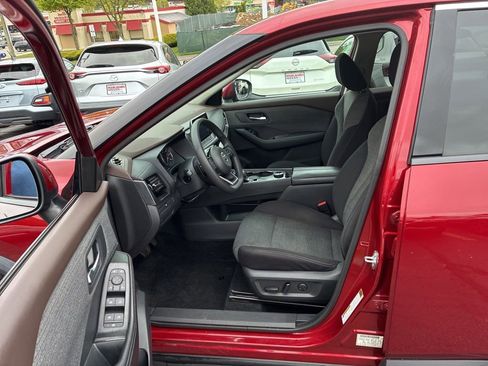 Used 2021 Nissan Rogue SV AWD/4WD image 13