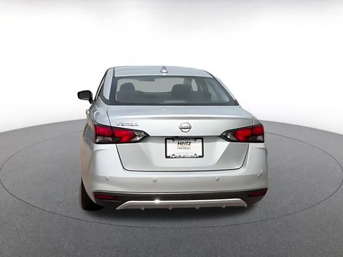 Used 2025 Nissan Versa SV image 12