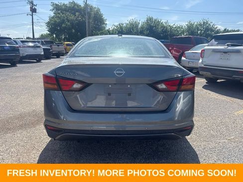 Used 2025 Nissan Altima 2.5 SV FWD image 3