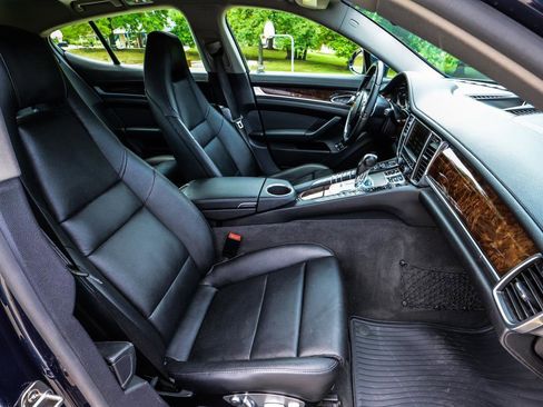 Used 2016 Porsche Panamera Edition image 42