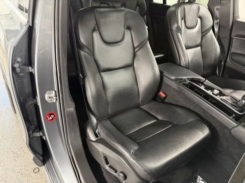 Used 2018 Volvo XC90 T6 Momentum w/ Convenience Package image 24