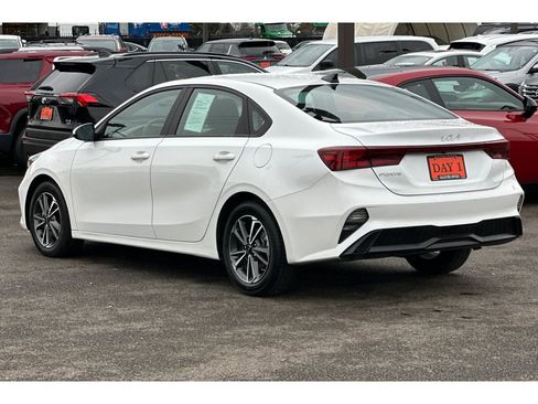 Used 2023 Kia Forte LXS image 8