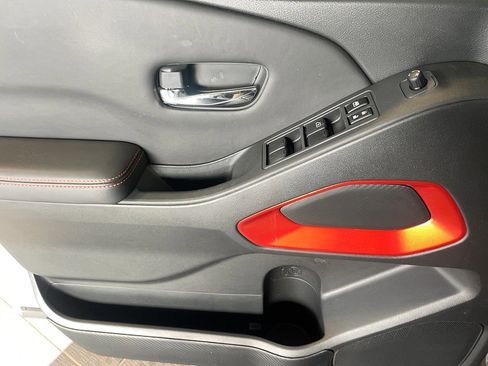 Used 2023 Nissan Frontier PRO-4X w/ Technology Package image 20