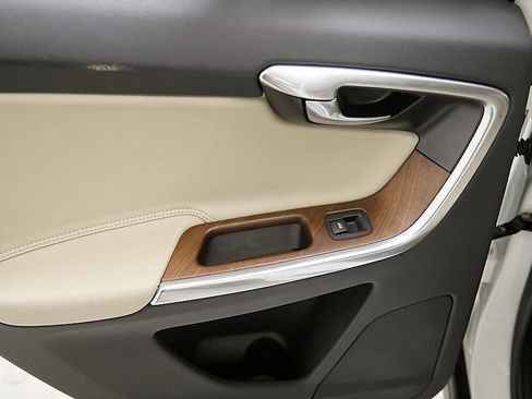 Used 2017 Volvo XC60 T5 Inscription w/ Preferred Option Package image 21