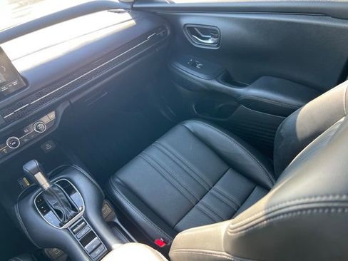 Used 2025 Honda HR-V EX-L image 12