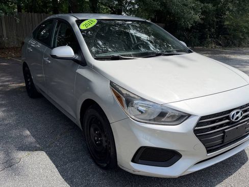 Used 2018 Hyundai Accent SE FWD image 3