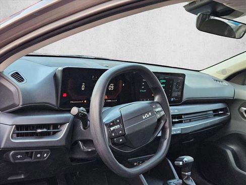 Used 2025 Kia K4 FWD image 9