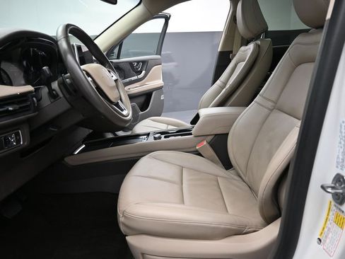 Used 2022 Lincoln Corsair AWD w/ Premium Package image 10
