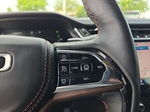Used 2022 Jeep Grand Cherokee Summit w/ Advanced Protech Group IV AWD/4WD image 27