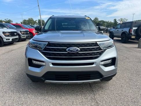 Certified 2023 Ford Explorer XLT w/ Equipment Group 202A AWD/4WD image 2