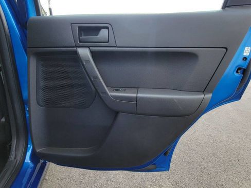 Used 2010 Ford Focus SE FWD image 21