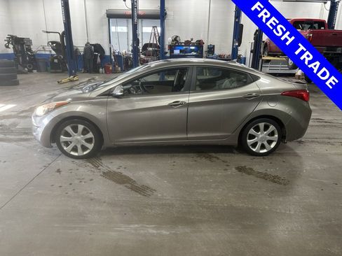 Used 2012 Hyundai Elantra Limited w/ Technology Pkg 5 image 3