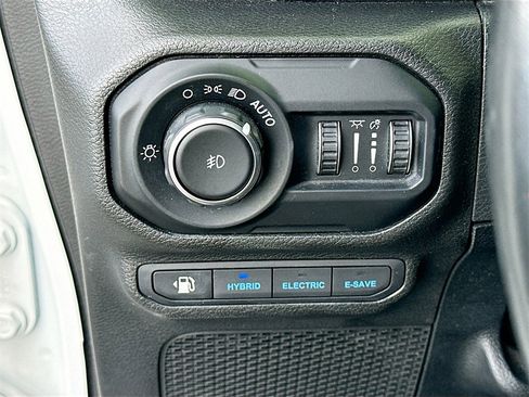 Used 2021 Jeep Wrangler Unlimited Sahara image 10