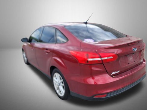 Used 2015 Ford Focus SE FWD image 4