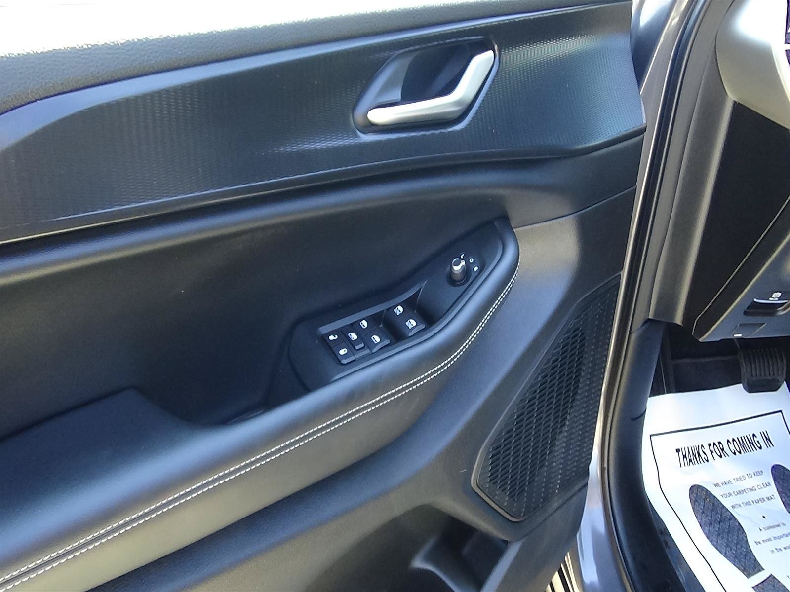 Used 2025 Jeep Grand Cherokee L Altitude AWD/4WD image 17