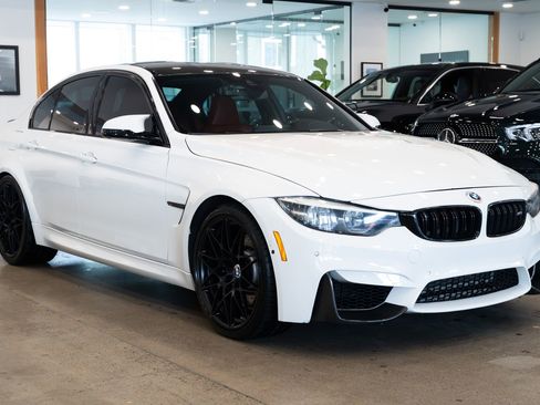 Used 2018 BMW M3 image 3