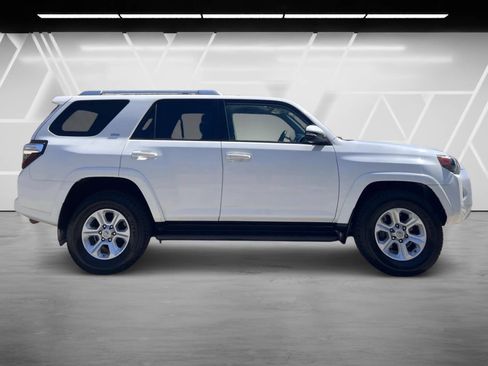 Used 2017 Toyota 4Runner SR5 Premium image 5
