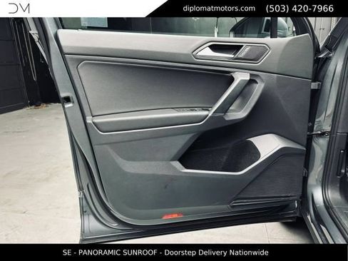 Used 2020 Volkswagen Tiguan SE w/ Panoramic Sunroof Package AWD/4WD image 25