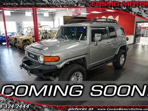 Used 2011 Toyota FJ Cruiser 4WD w/ Upgrade Pkg image 1
