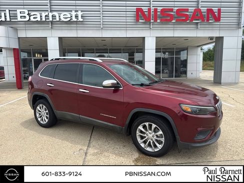 Used 2019 Jeep Cherokee Latitude w/ Popular Appearance Group FWD image 8
