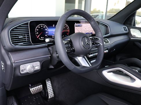 Certified 2024 Mercedes-Benz GLS 450 4MATIC image 12