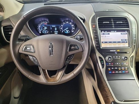 Used 2017 Lincoln MKX Reserve image 22